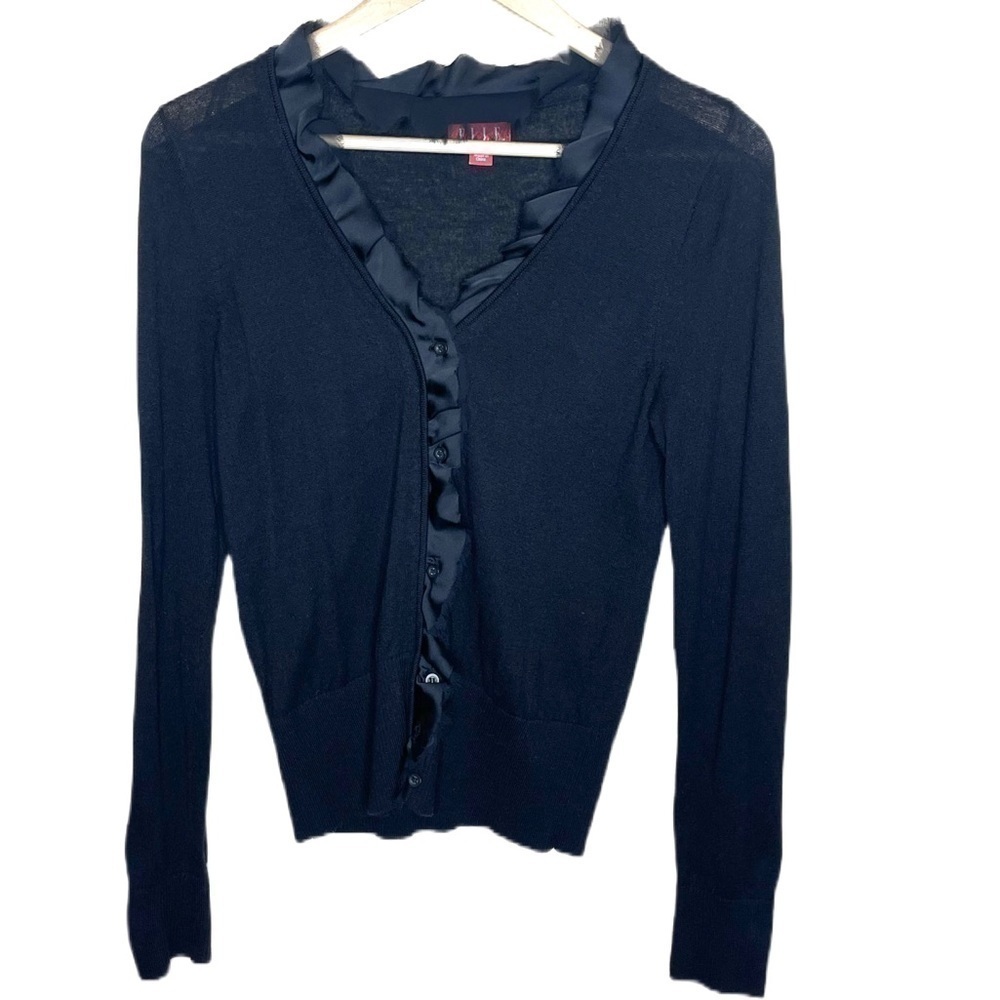 𝅺elle black ruffle button up cardigan